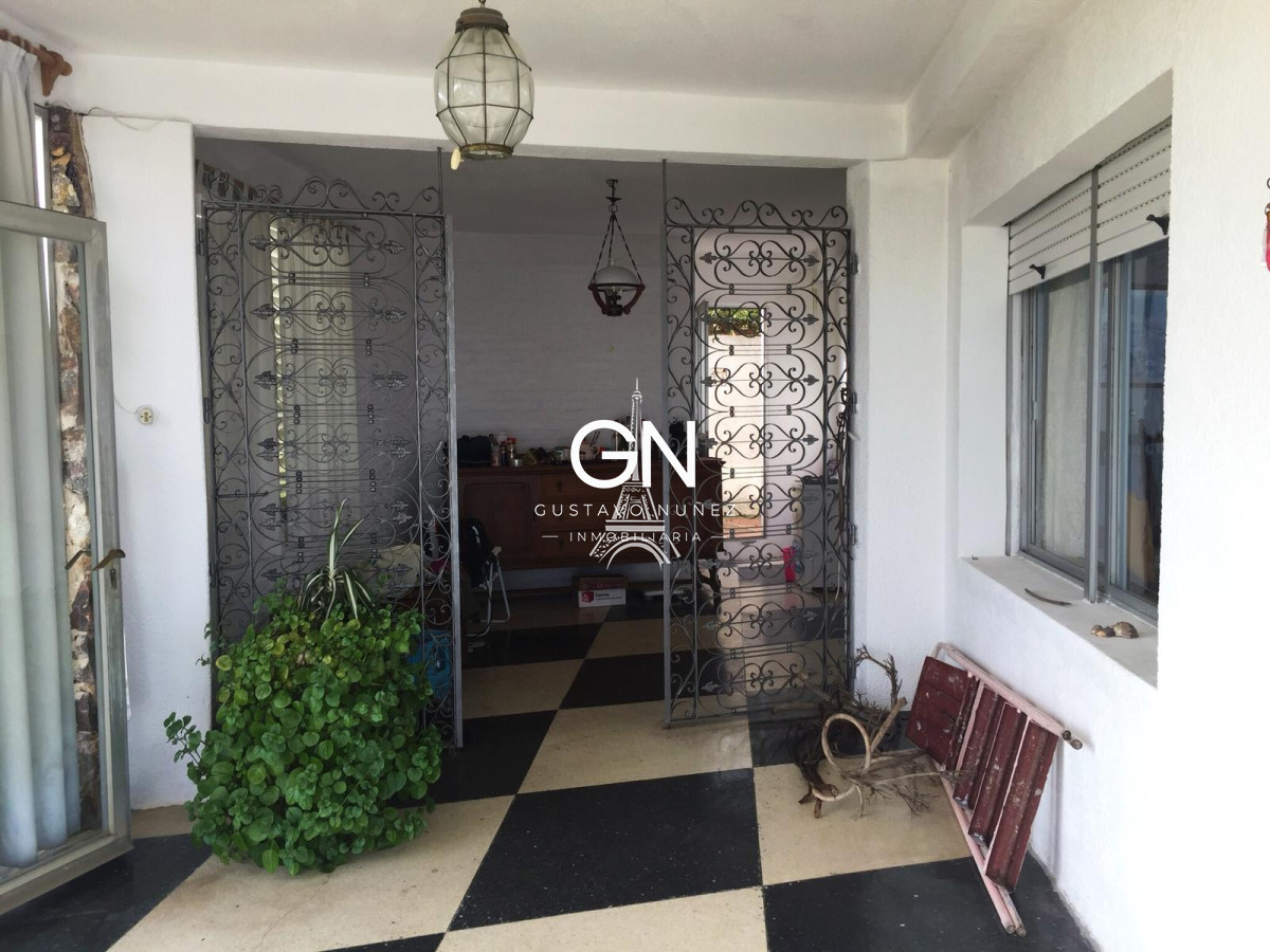 Casa ID.3622 - Excelente propiedad frente al mar 