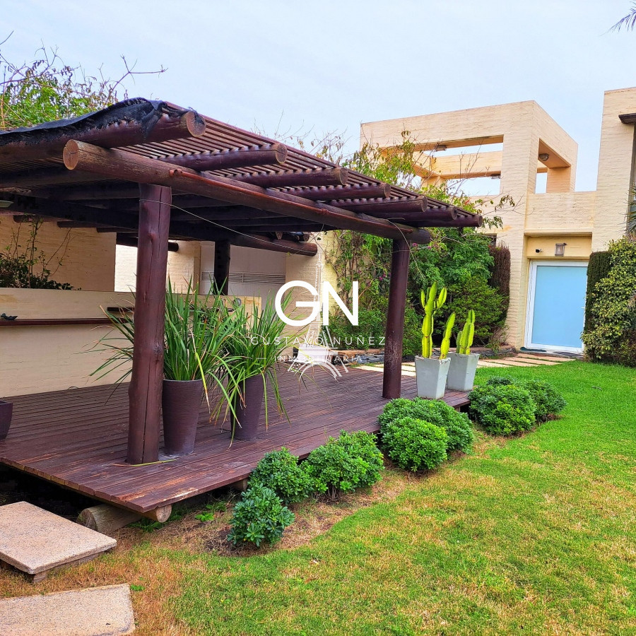 Casa ID.4323 - Hermosa casa frente al mar