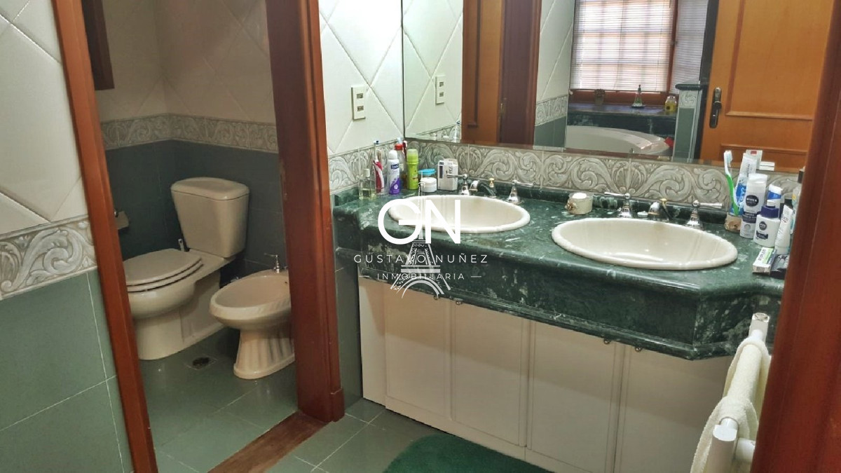 Casa ID.2740 - Propiedad de gran porte con vistas.