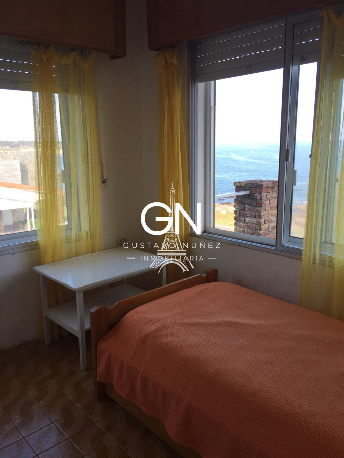 Casa ID.3622 - Excelente propiedad frente al mar 