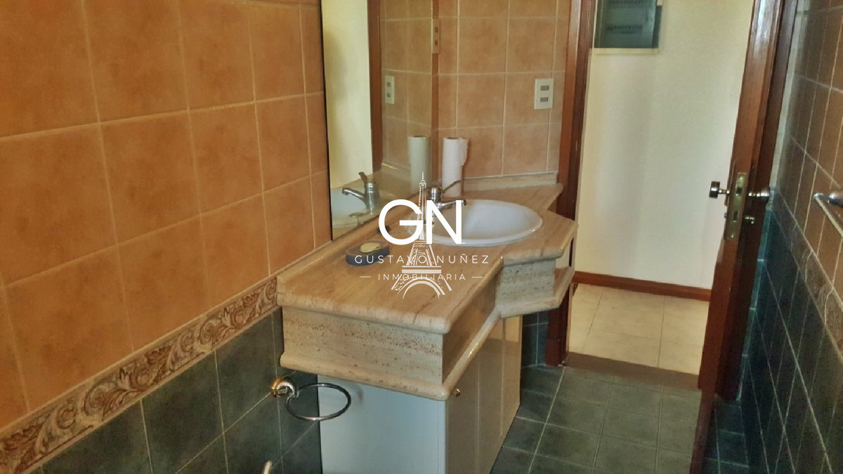 Casa ID.2740 - Propiedad de gran porte con vistas.