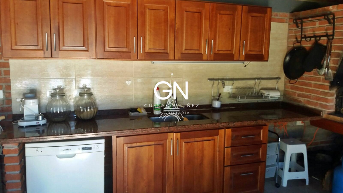 Casa ID.2756 - Excelente propiedad de gran porte