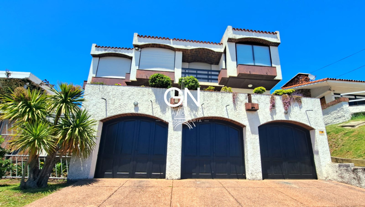 Casa ID.2557 - Chalet de gran porte con hermosas vistas