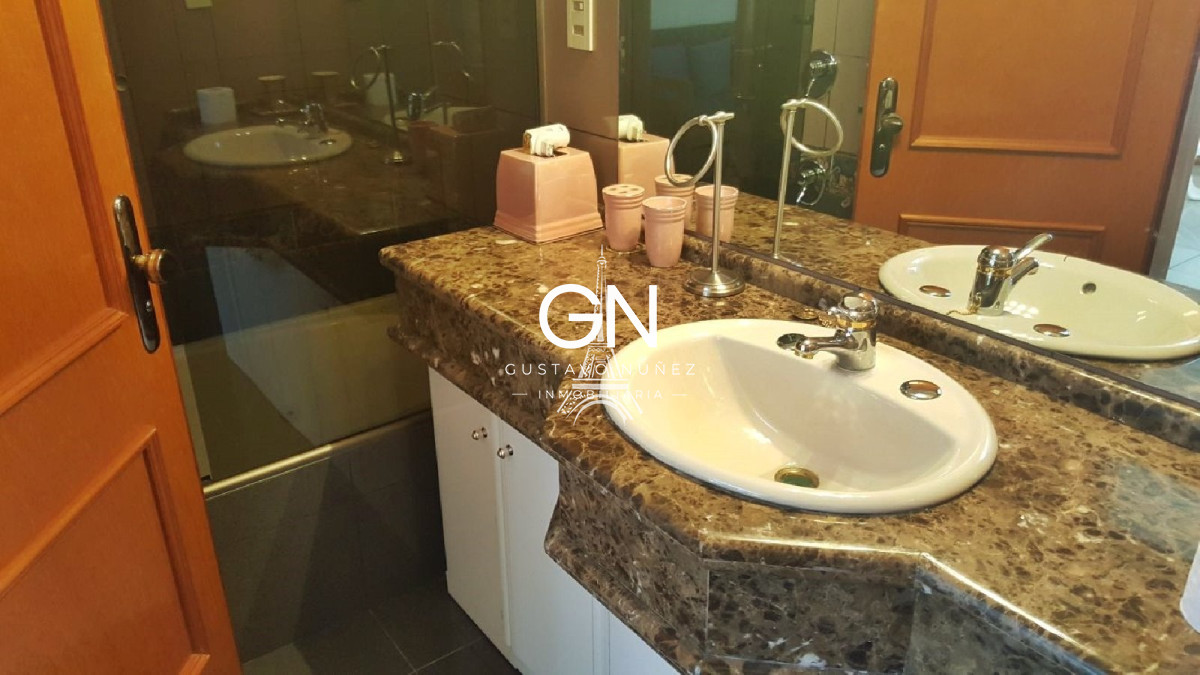 Casa ID.2740 - Propiedad de gran porte con vistas.