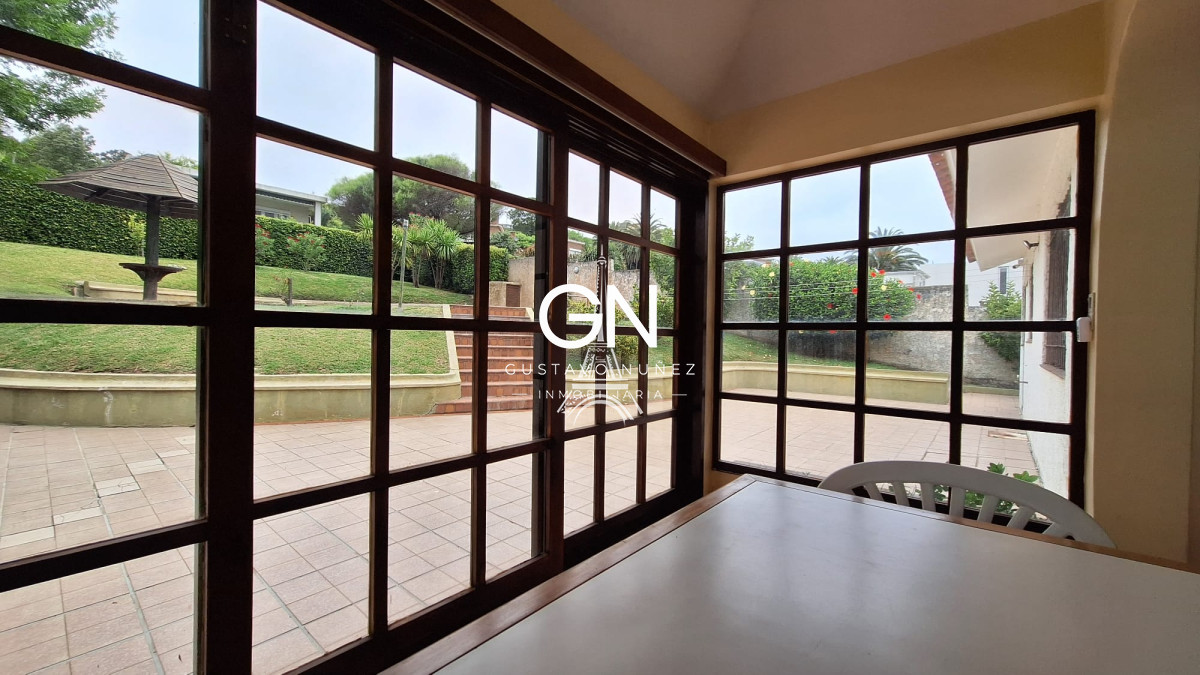 Casa ID.2557 - Chalet de gran porte con hermosas vistas