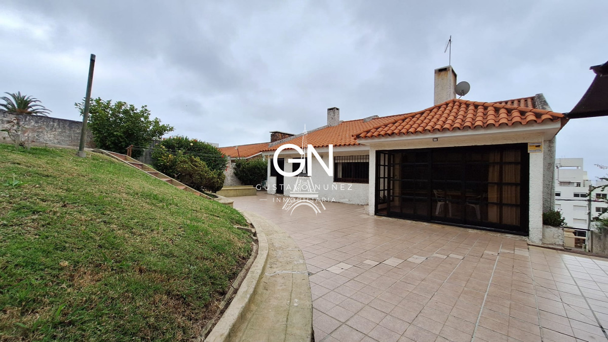 Casa ID.2557 - Chalet de gran porte con hermosas vistas