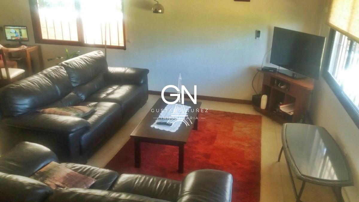 Casa ID.2756 - Excelente propiedad de gran porte