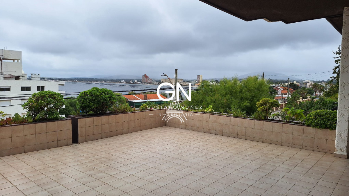 Casa ID.2557 - Chalet de gran porte con hermosas vistas