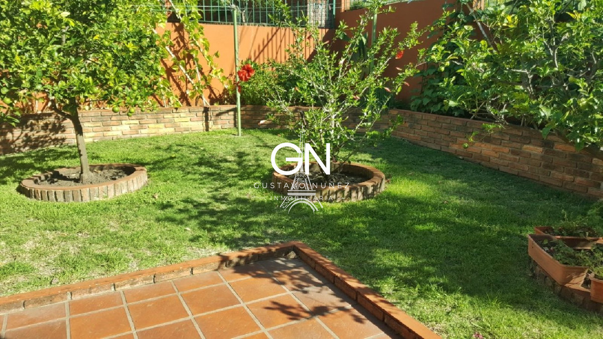 Casa ID.2740 - Propiedad de gran porte con vistas.