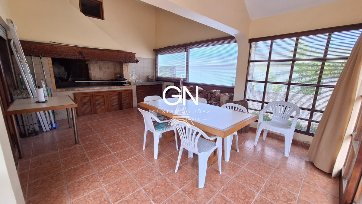 Casa ID.2557 - Chalet de gran porte con hermosas vistas