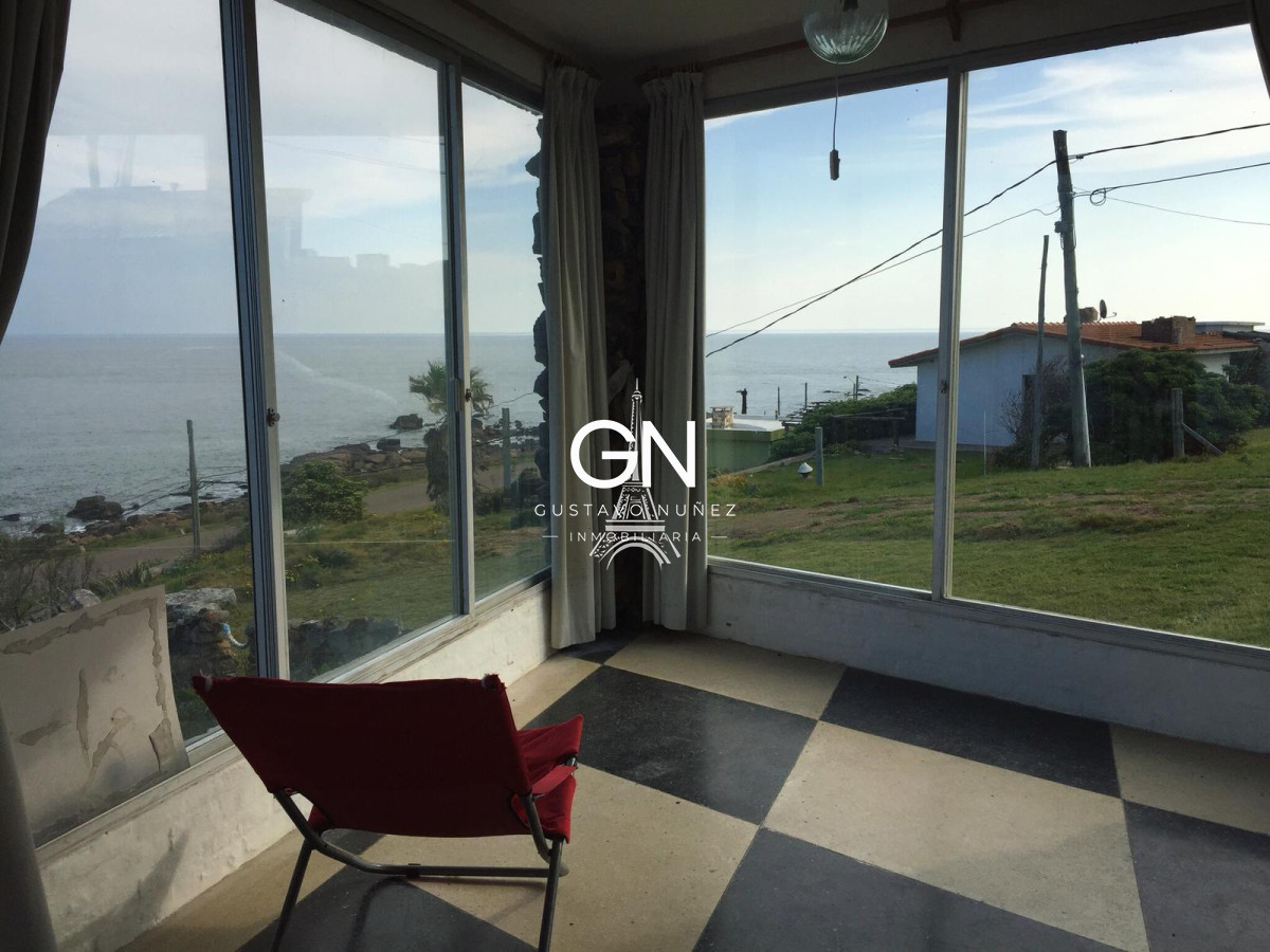 Casa ID.3622 - Excelente propiedad frente al mar 