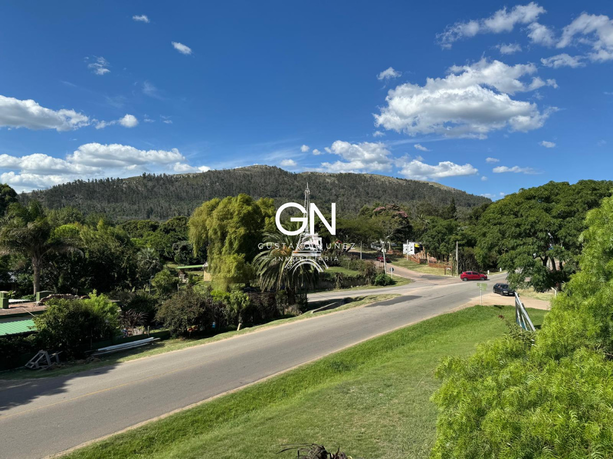 Casa ID.4698 - Casa sobre avenida