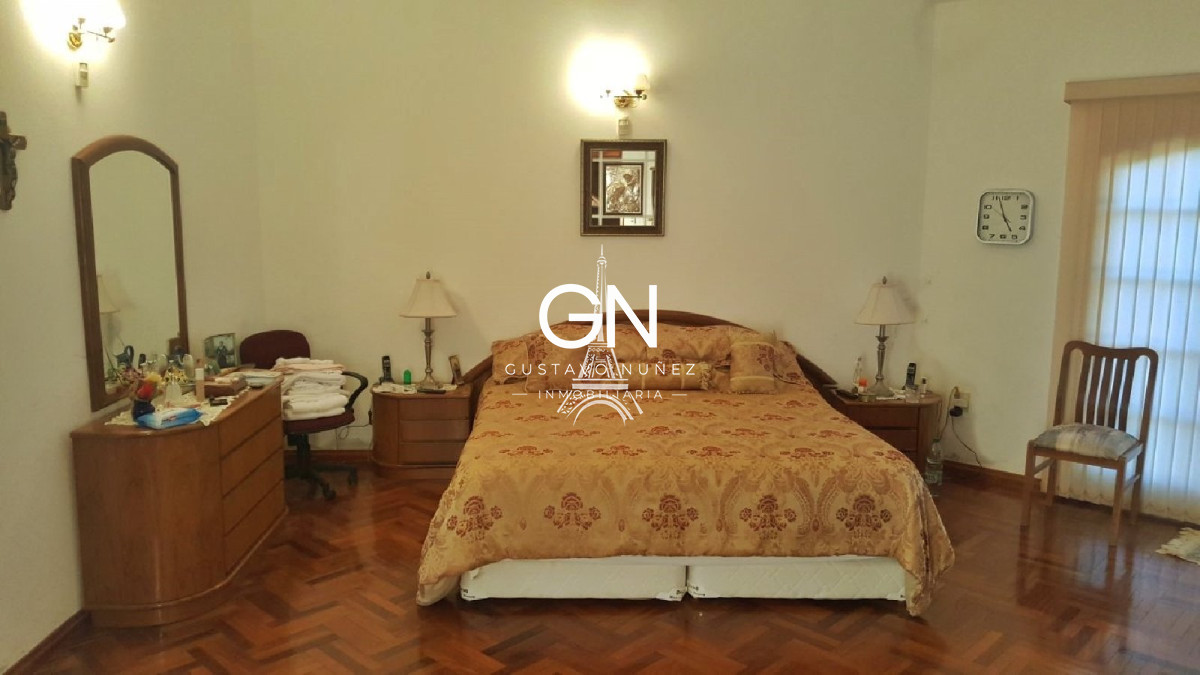 Casa ID.2740 - Propiedad de gran porte con vistas.