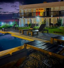 Excelente complejo frente al mar