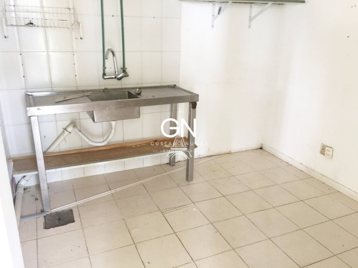 Local Comercial ID.3447 - En primera linea frente al mar