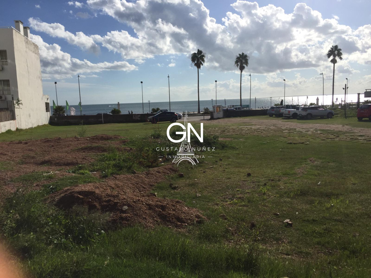 Terreno ID.3771 - Espectacular predio con salida a 2 calles