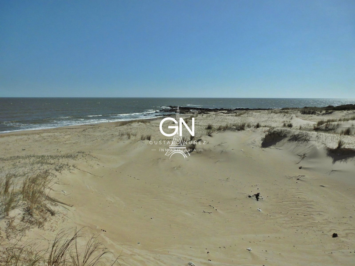 Terreno ID.2670 - Predio en primera linea frente al mar