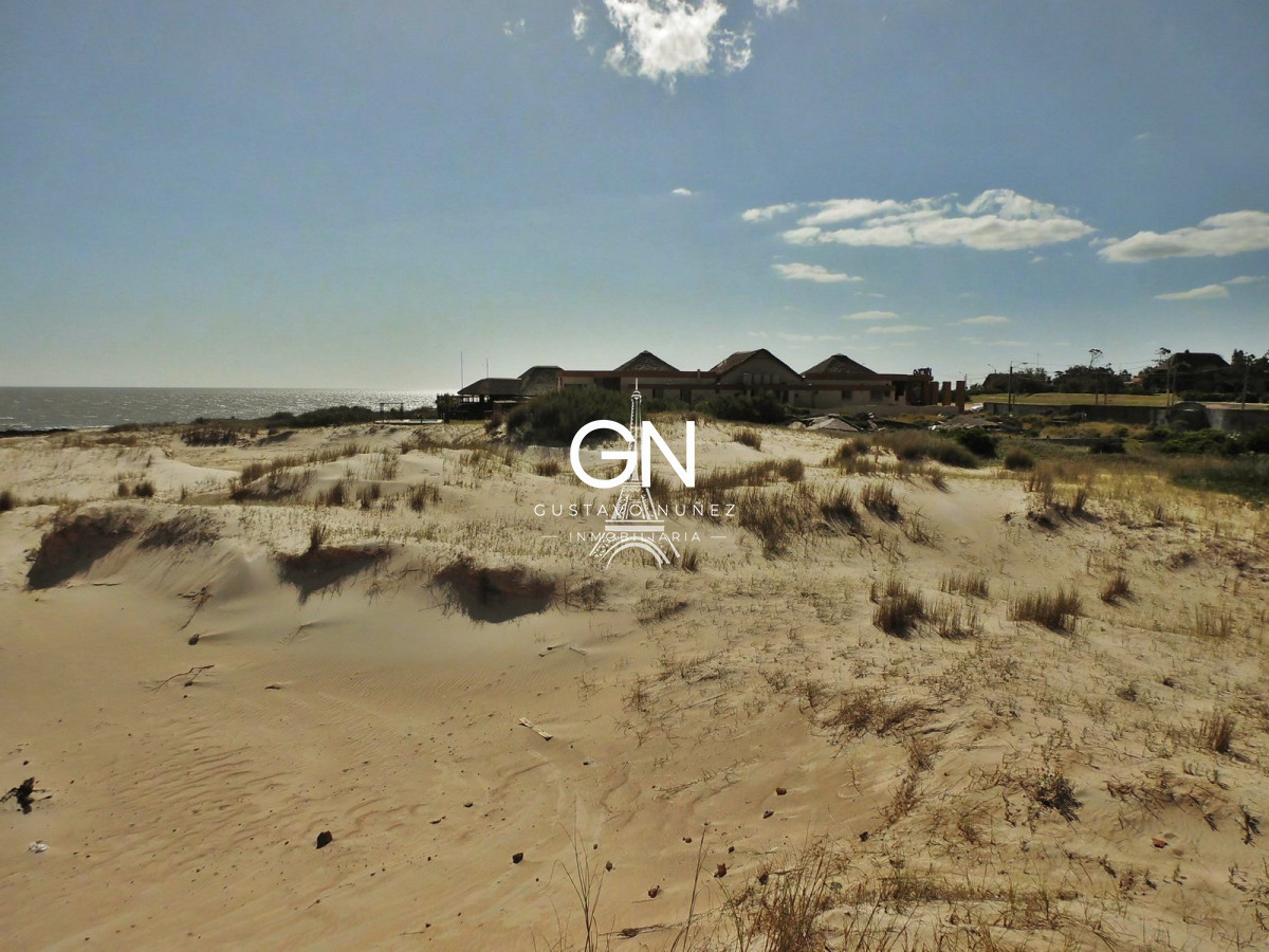 Terreno ID.2670 - Predio en primera linea frente al mar