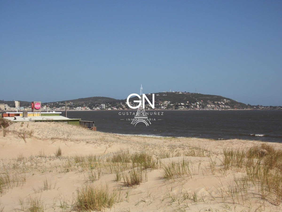 Terreno ID.2670 - Predio en primera linea frente al mar