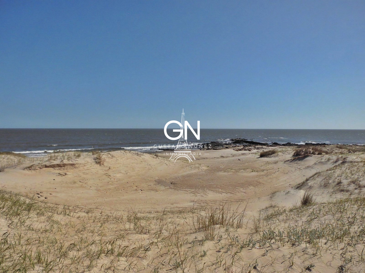 Terreno ID.2670 - Predio en primera linea frente al mar