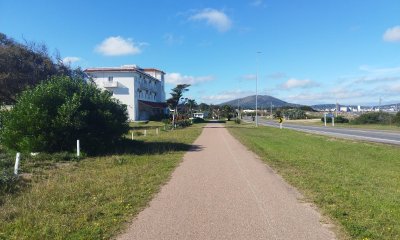 A pasos de la playa