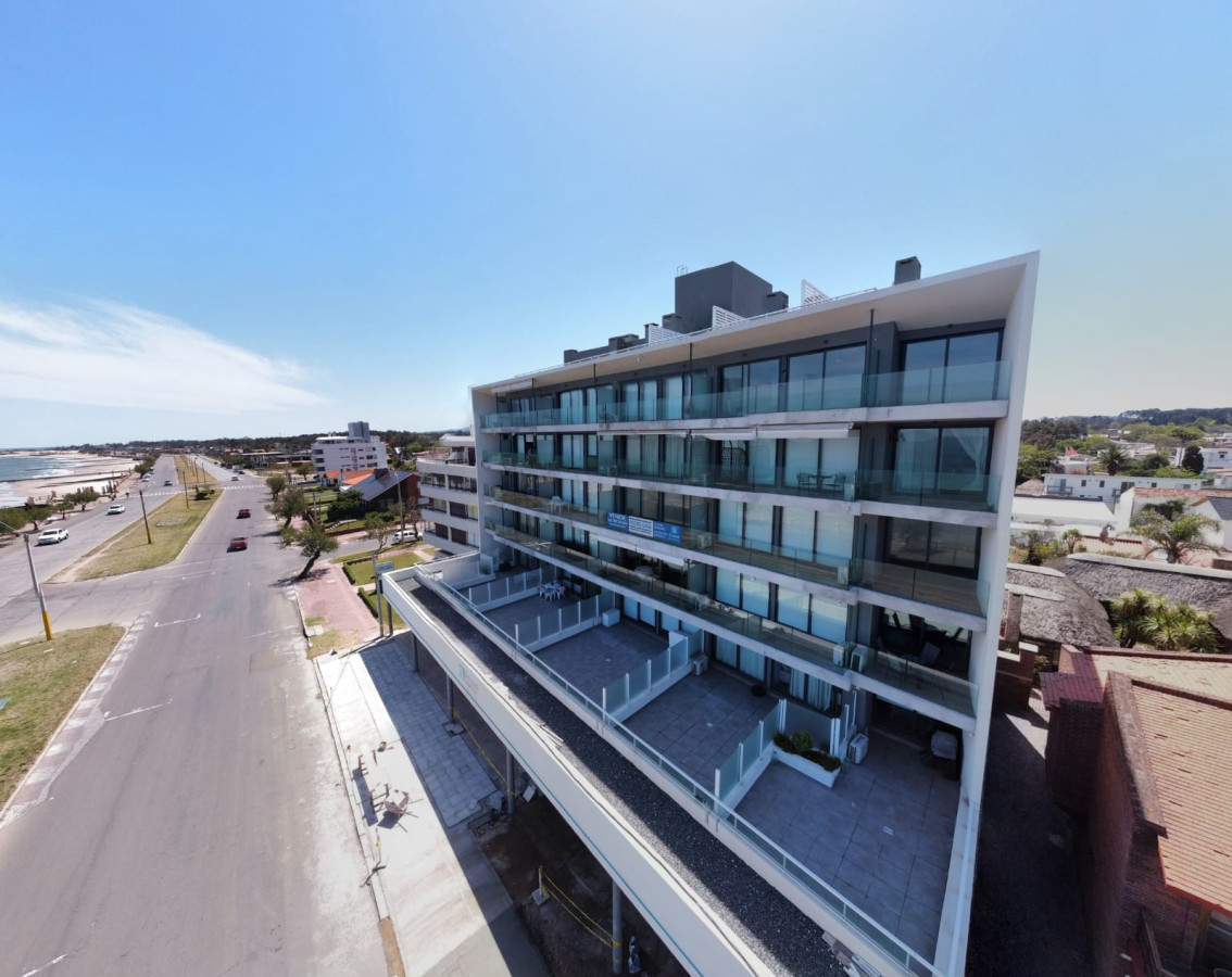 Apartamento frente al Mar en PiriÃ¡polis
