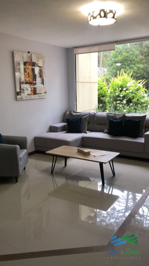 Casa ID.5237 - En venta casa 4 dormitorios en Solanas Green Park, Punta del Este 