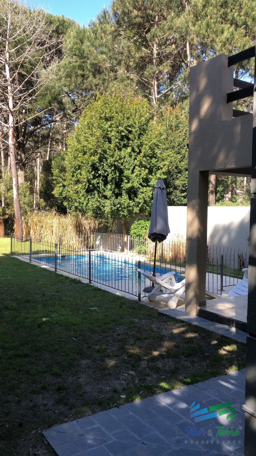 Casa ID.5237 - En venta casa 4 dormitorios en Solanas Green Park, Punta del Este 