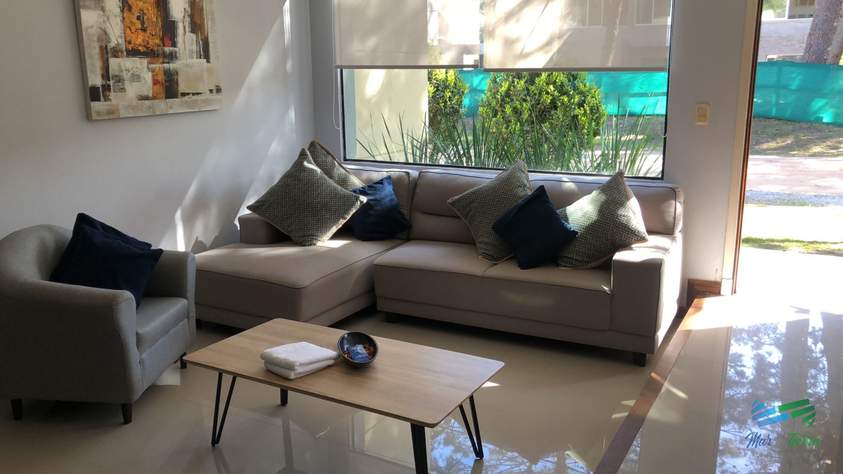 Casa ID.5237 - En venta casa 4 dormitorios en Solanas Green Park, Punta del Este 