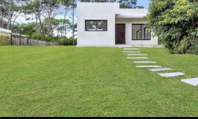 Casa a estrenar en Punta Ballena, 3 dorm 2 baños  - Ref : EQP5975