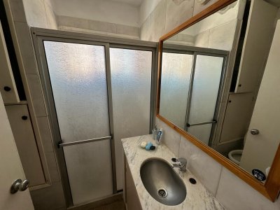 Dpto. Punta del Este 2 dorm, terraza a mts. del Maar - SPT13744A