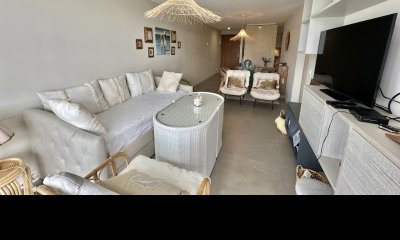 Espacioso apartamento de 1 dormitorio con balcón
