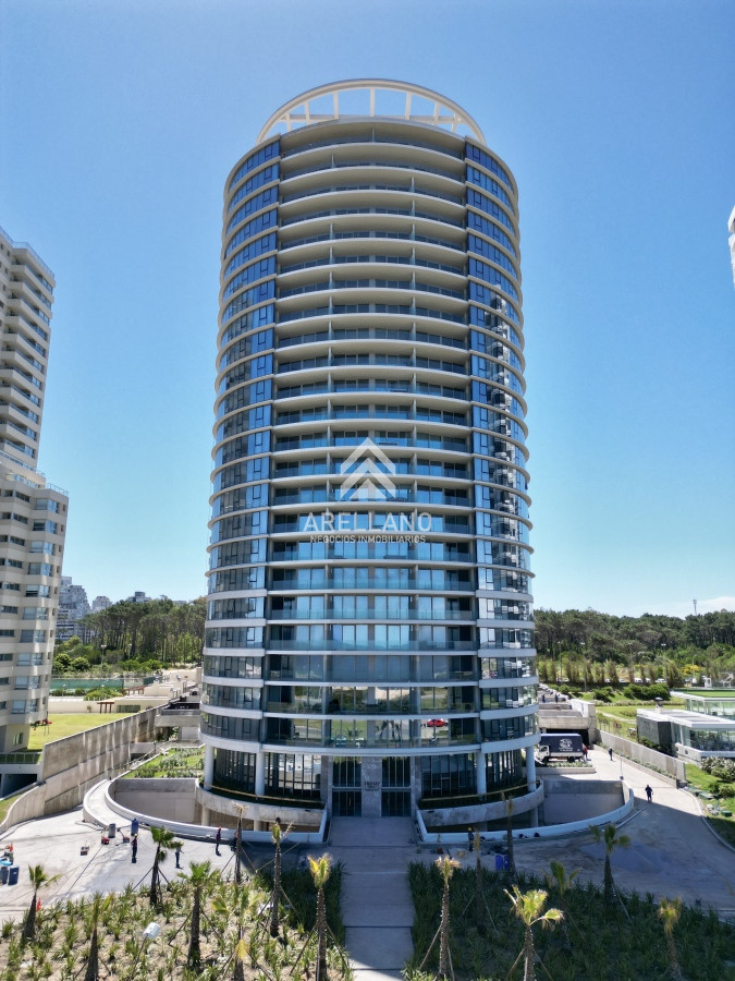 Apartamento ID.4417 - Venta apartamento 3 dormitorios y dependencia Torre trump 