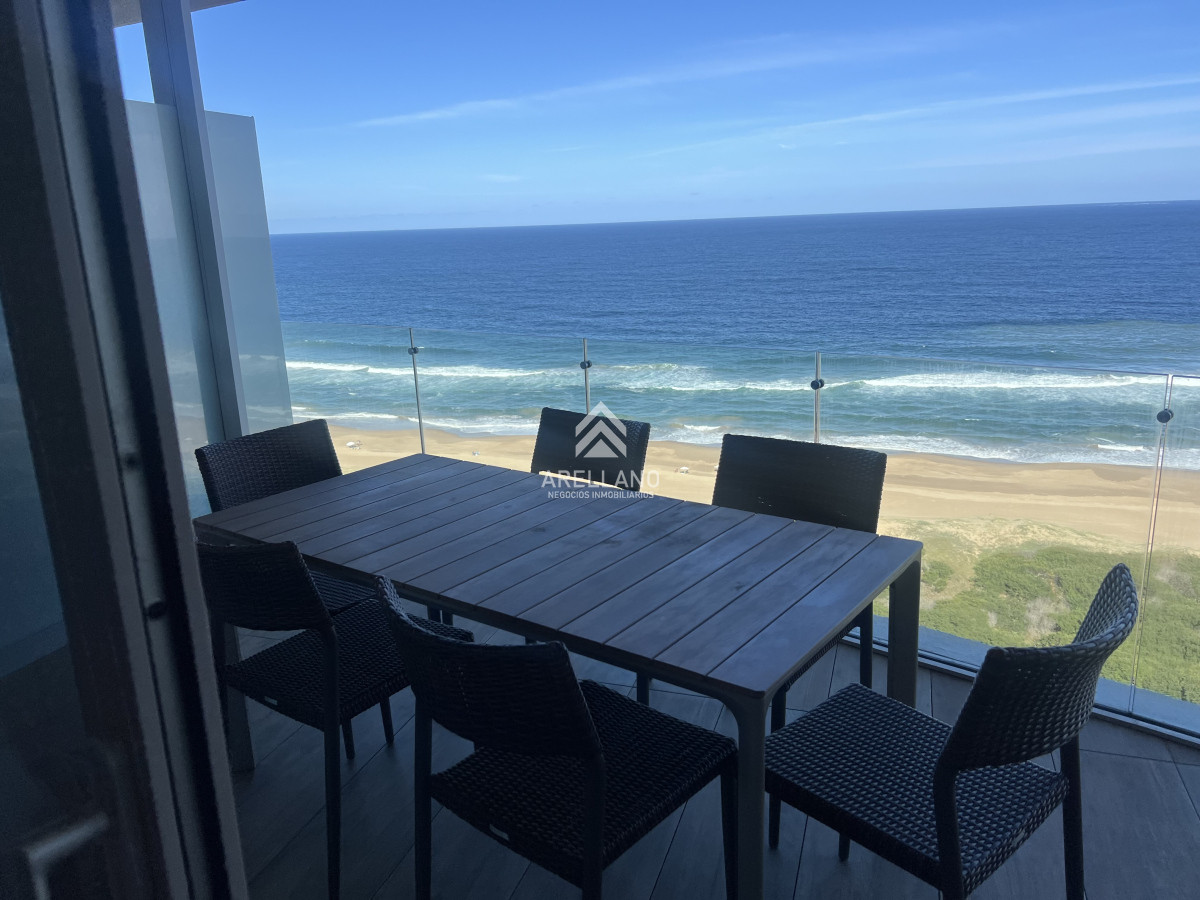 Apartamento ID.4417 - Venta apartamento 3 dormitorios y dependencia Torre trump 