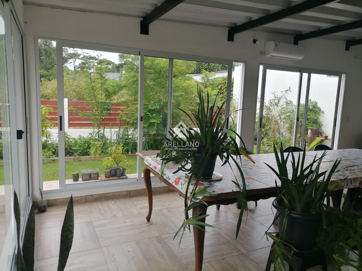 Casa ID.3465 - Excelente Casa en pinares 3 dormitorios y garaje para 2 autos  