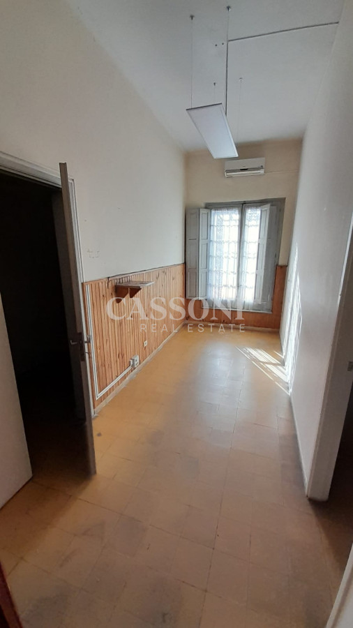 Casa ID.2988 - Edificio Ex-Juzgado; Inversión para construcción  