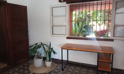 Casa esquinera en el Centro de maldonado