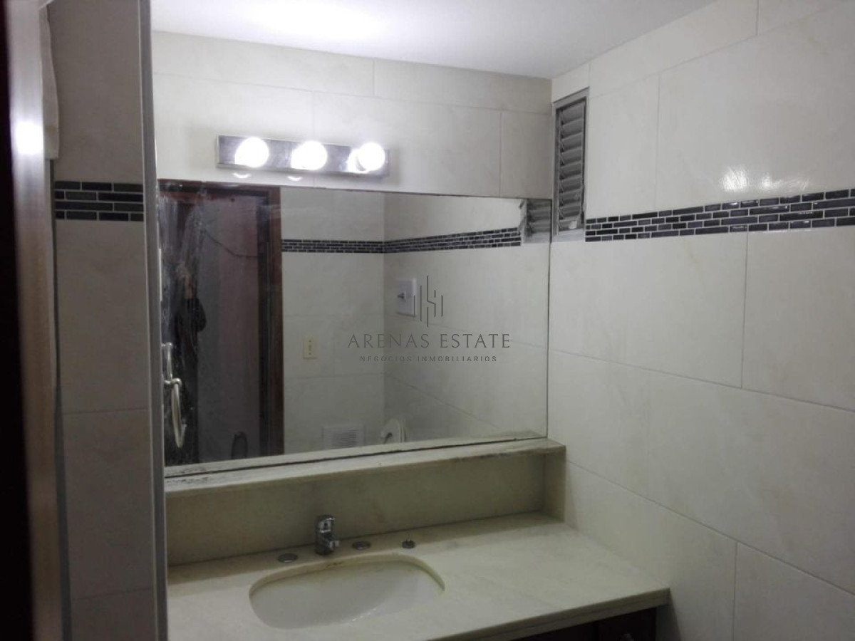 Apartamento ID.1861 - Apartamento de 1 dormitorio en Venta, parada 1 mansa a 100 metros de Gorlero