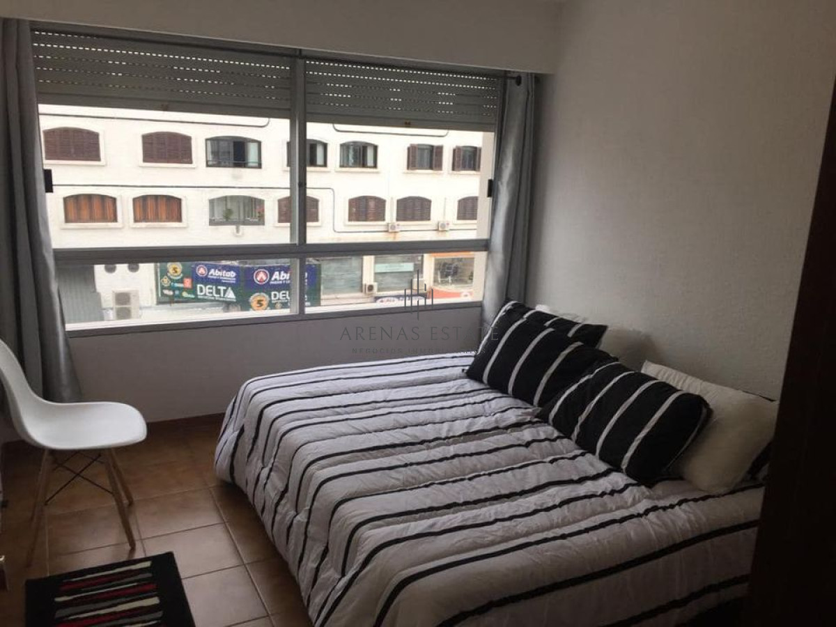 Apartamento ID.1861 - Apartamento de 1 dormitorio en Venta, parada 1 mansa a 100 metros de Gorlero