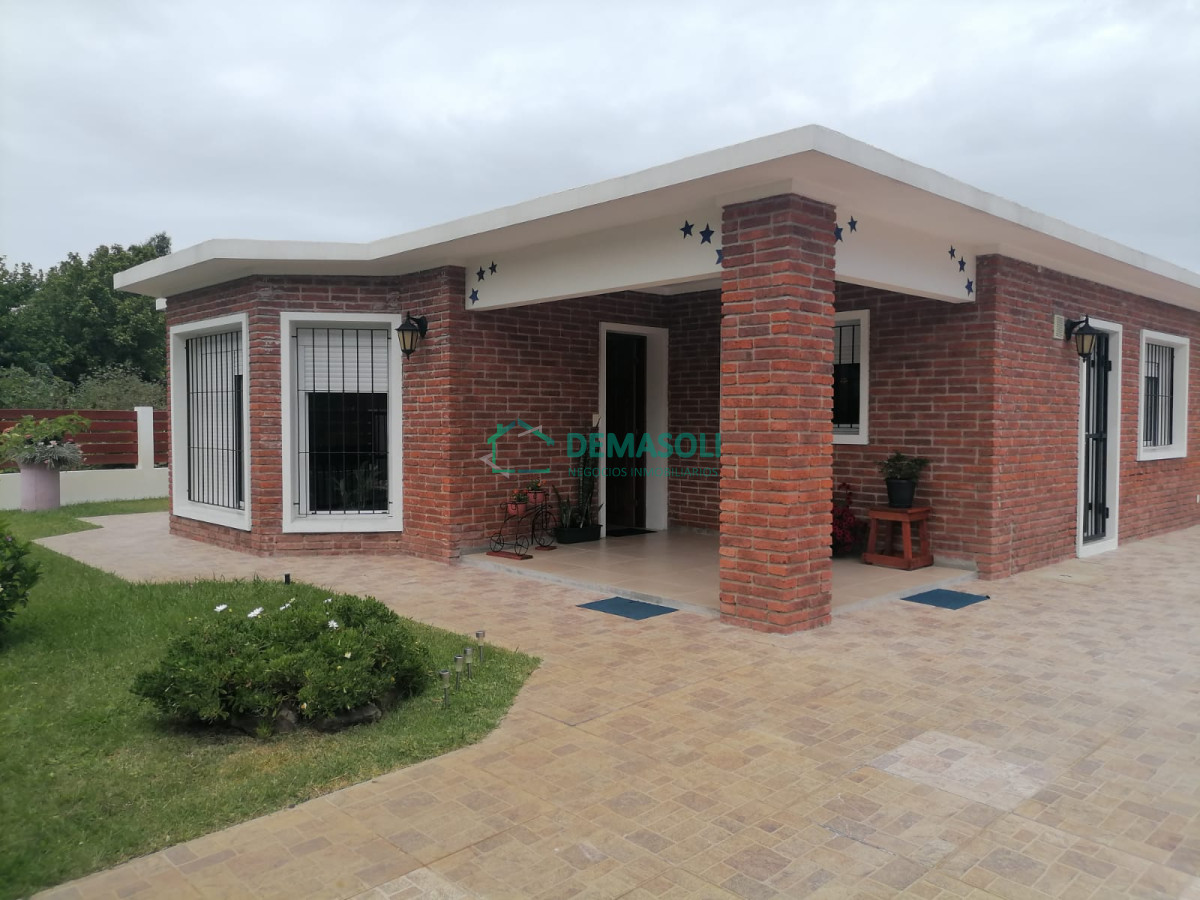 Casa ID.1026 - Excelente Casa en Pinares 3 dormitorios y garaje para 2 autos  