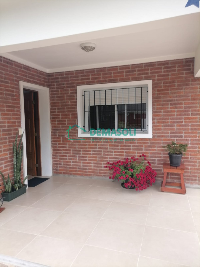 Casa ID.1026 - Excelente Casa en Pinares 3 dormitorios y garaje para 2 autos  