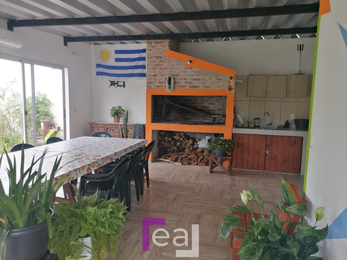 Casa ID.223 - Excelente Casa en pinares 3 dormitorios y garaje para 2 autos  