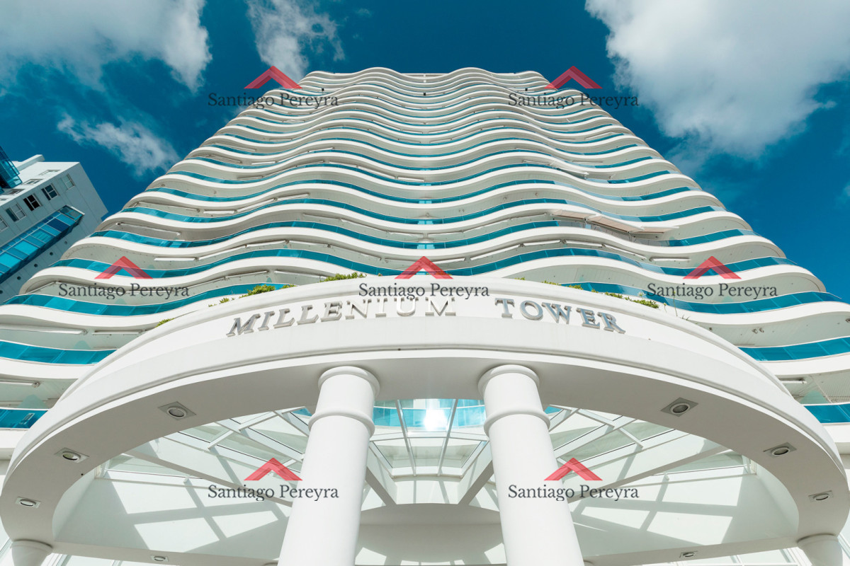 Apartamento ID.17227 - Millenium Tower esquinero Frente al Mar