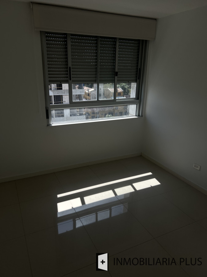 Apartamento ID.1560 - Alquiler de apartamento anual 2 dormitorios en el Corazón de Maldonado