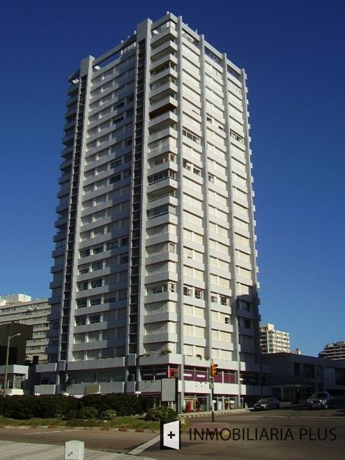 Apartamento ID.862 - Venta de Apartamento a la entrada de Punta del Este a 1 cuadra de la playa mansa y metros de Gorlero