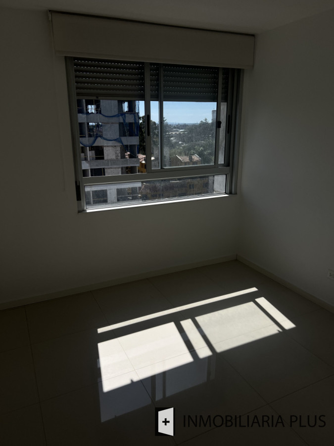 Apartamento ID.1560 - Alquiler de apartamento anual 2 dormitorios en el Corazón de Maldonado