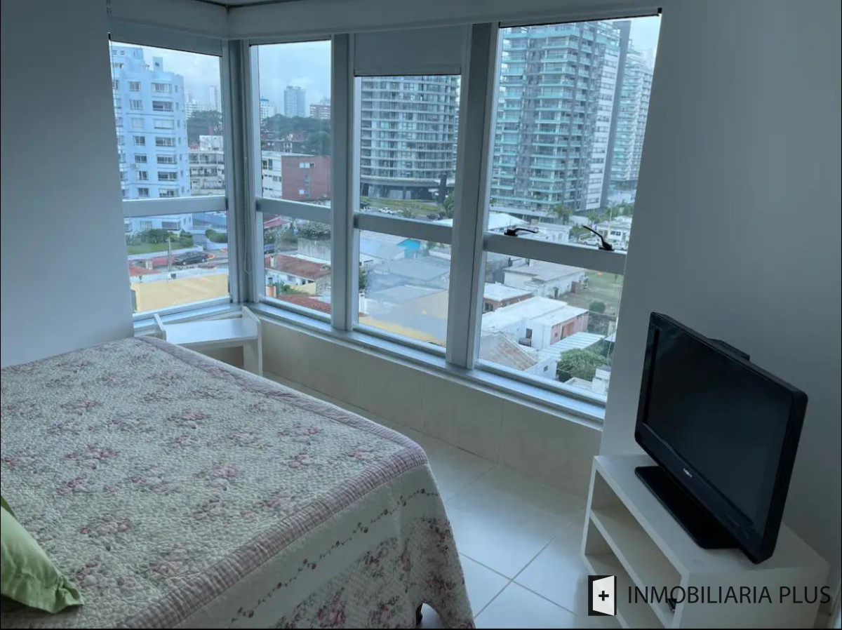 Apartamento ID.1051 - Venta de apartamento de 3 Dormitorios a pasos de Enjoy con vistas a playas mansa y brava, Piscinas, Microcine, Parrillero, Gym., Sala de juegos y más