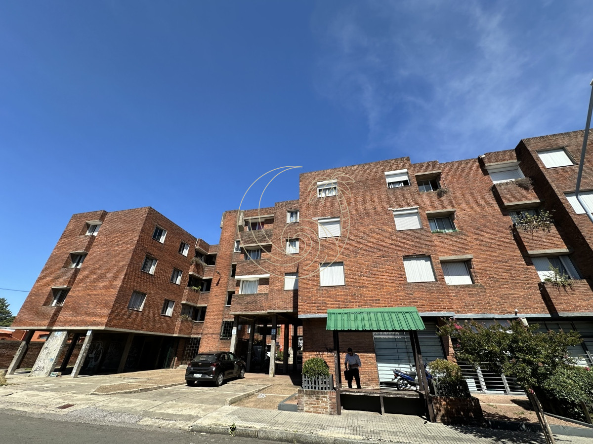 Apartamento ID.21092536 - Apartamento en venta 3 dormitorios a pasos de J. De Viana