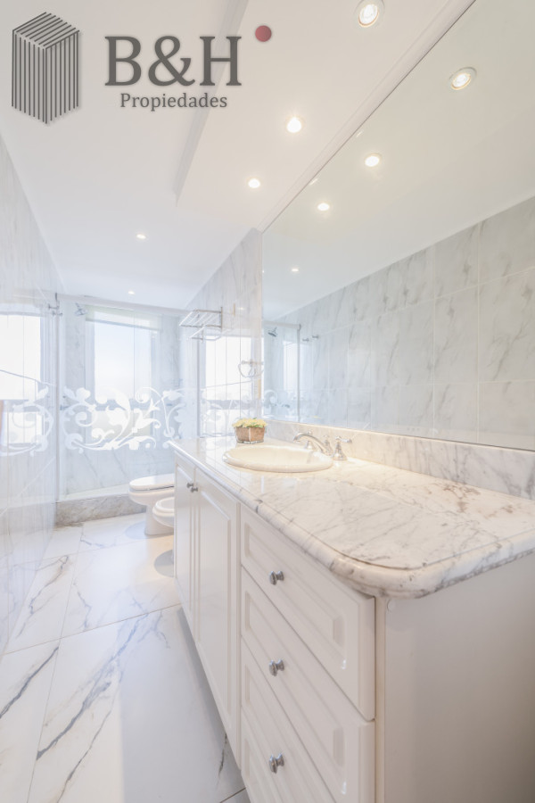 Apartamento ID.7481 - Millenium Tower esquinero Frente al Mar