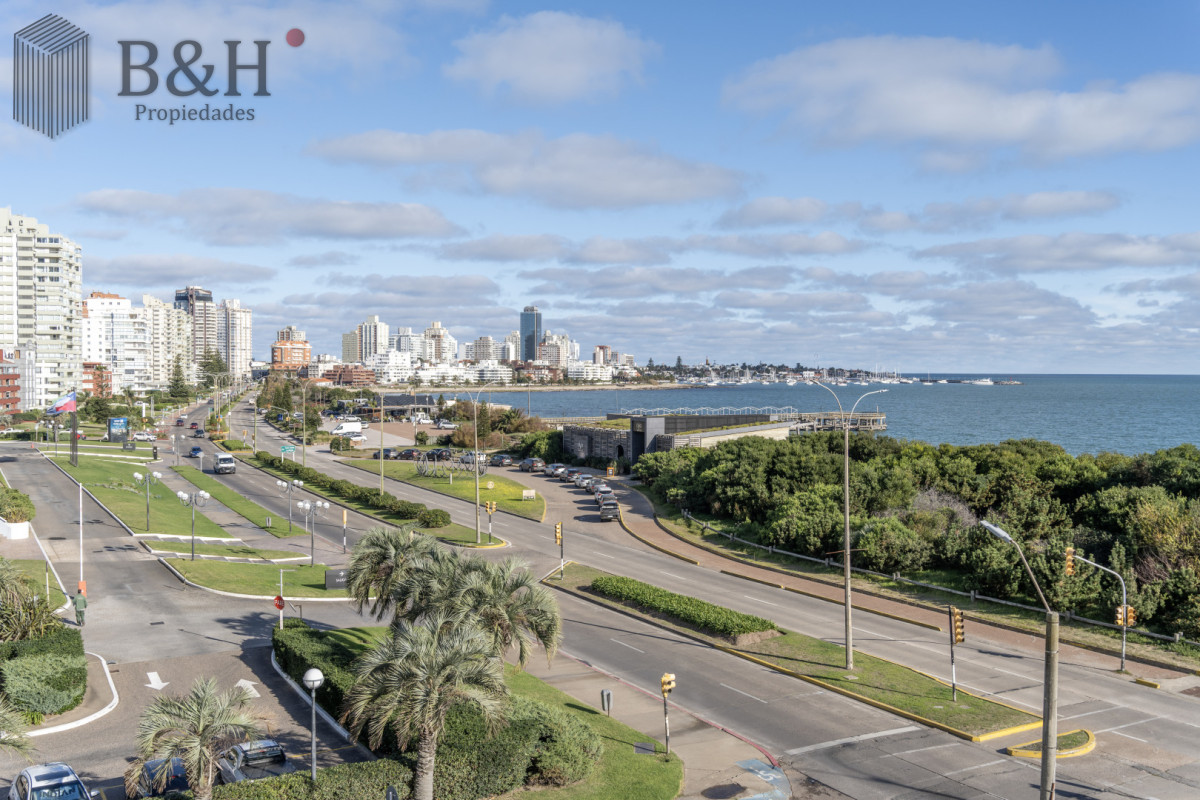 Apartamento ID.7481 - Millenium Tower esquinero Frente al Mar